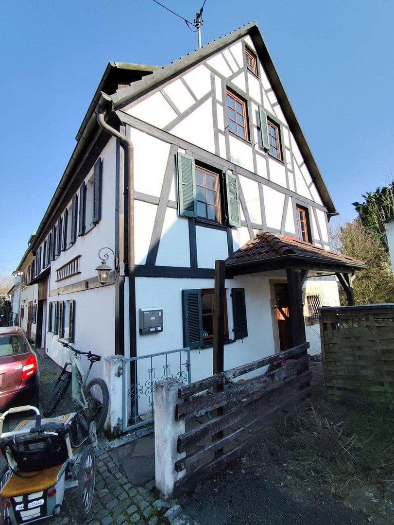 Prodej domu 192 m², pozemek 145 m², Am Leurenberg 18, Nürtingen, Bádensko-Württembersko Prodej domu 192 m², pozemek 145 m², Am Leurenberg 18, Nürtingen, Bádensko-Württembersko