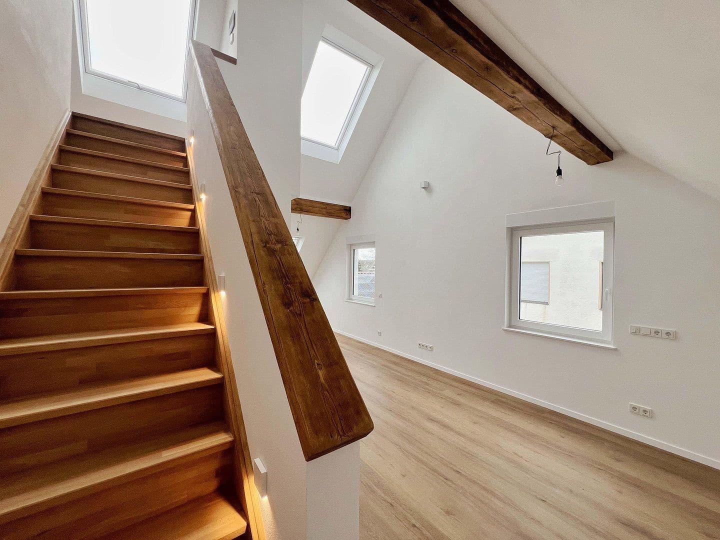 Pronájem bytu 4+1 120 m², Pfarrer-Werr-Straße, 40, Troisdorf, Severní Porýní-Vestfálsko Pronájem bytu 4+1 120 m², Pfarrer-Werr-Straße, 40, Troisdorf, Severní Porýní-Vestfálsko