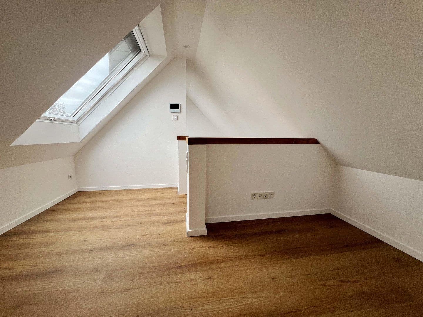 Pronájem bytu 4+1 120 m², Pfarrer-Werr-Straße, 40, Troisdorf, Severní Porýní-Vestfálsko Pronájem bytu 4+1 120 m², Pfarrer-Werr-Straße, 40, Troisdorf, Severní Porýní-Vestfálsko