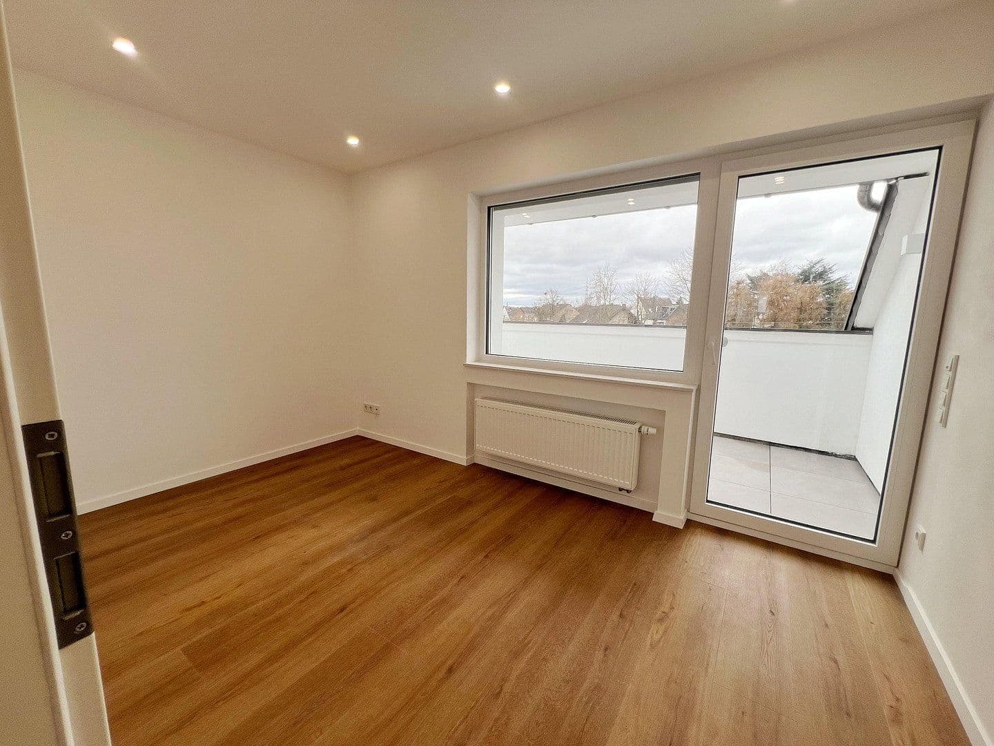 Pronájem bytu 4+1 120 m², Pfarrer-Werr-Straße, 40, Troisdorf, Severní Porýní-Vestfálsko Pronájem bytu 4+1 120 m², Pfarrer-Werr-Straße, 40, Troisdorf, Severní Porýní-Vestfálsko