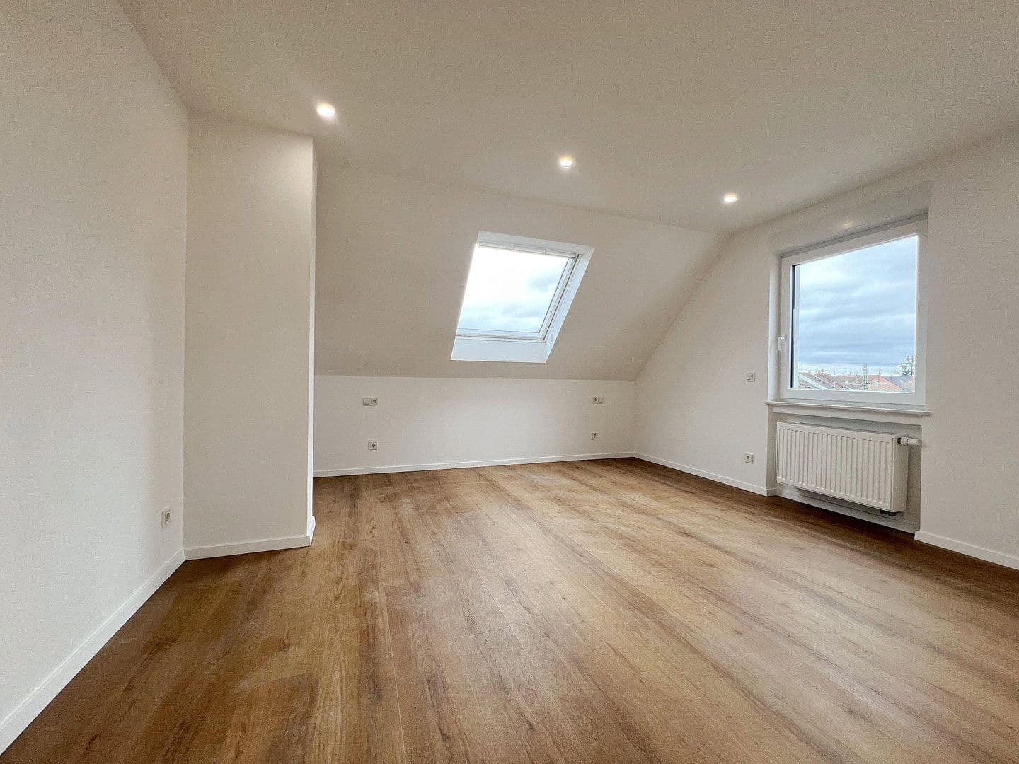 Pronájem bytu 4+1 120 m², Pfarrer-Werr-Straße, 40, Troisdorf, Severní Porýní-Vestfálsko Pronájem bytu 4+1 120 m², Pfarrer-Werr-Straße, 40, Troisdorf, Severní Porýní-Vestfálsko