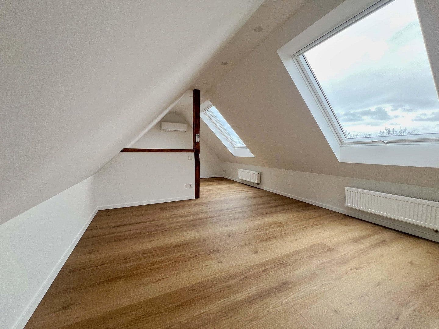 Pronájem bytu 4+1 120 m², Pfarrer-Werr-Straße, 40, Troisdorf, Severní Porýní-Vestfálsko Pronájem bytu 4+1 120 m², Pfarrer-Werr-Straße, 40, Troisdorf, Severní Porýní-Vestfálsko