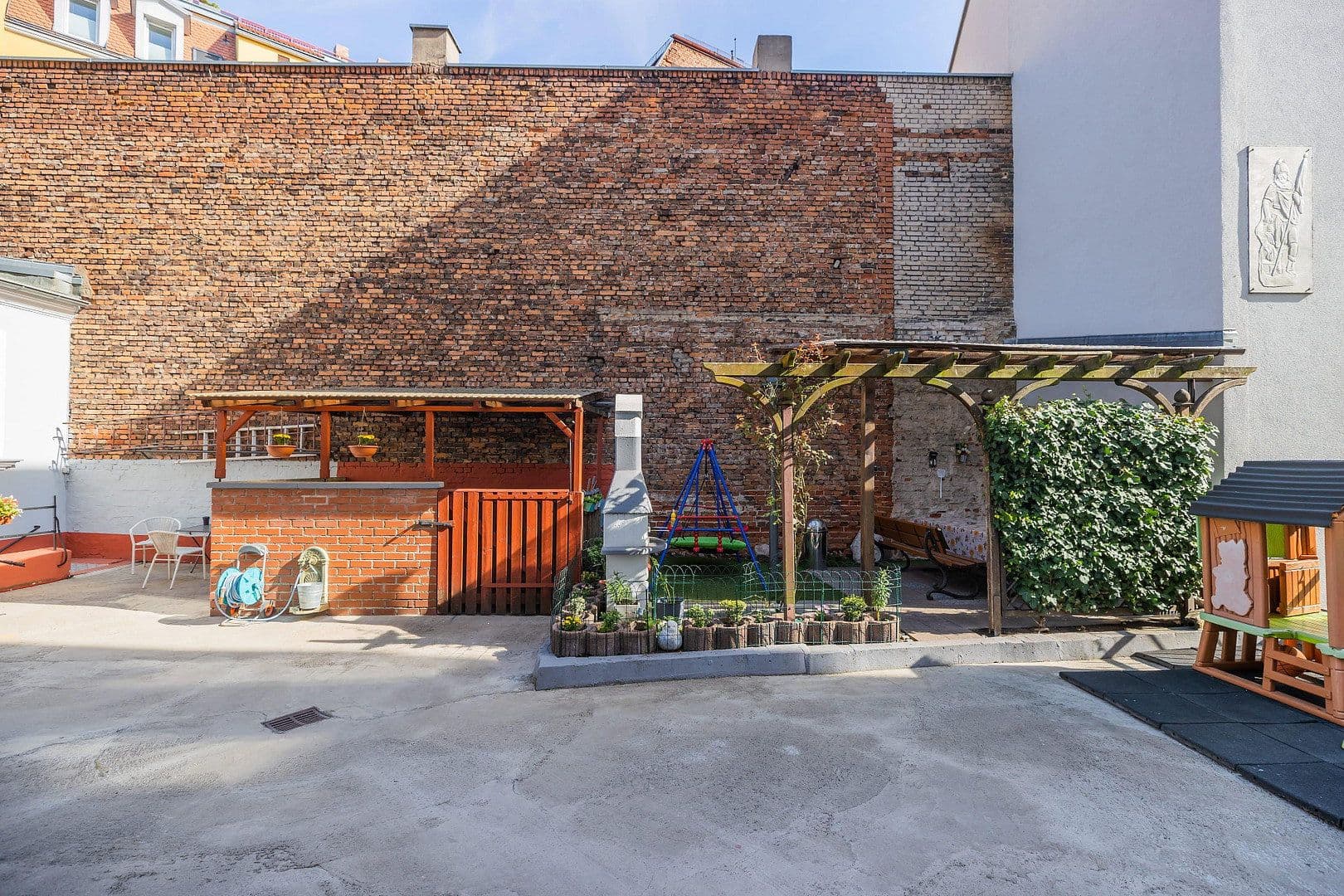 Prodej domu 733 m², pozemek 450 m², Nürnberg, Bavorsko Prodej domu 733 m², pozemek 450 m², Nürnberg, Bavorsko
