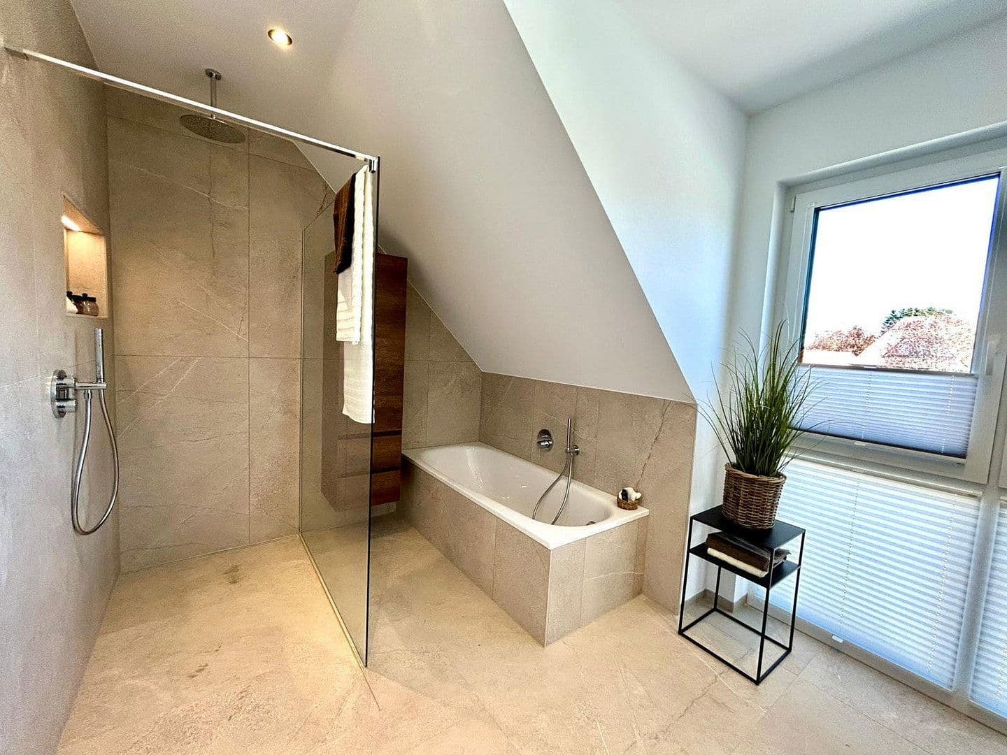 Prodej domu 125 m², pozemek 400 m², Apen, Dolní Sasko Prodej domu 125 m², pozemek 400 m², Apen, Dolní Sasko