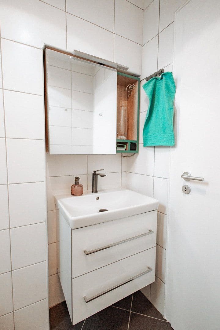 Pronájem bytu 2+kk 67 m², Adolf-Flecken Str., Neuss, Severní Porýní-Vestfálsko Pronájem bytu 2+kk 67 m², Adolf-Flecken Str., Neuss, Severní Porýní-Vestfálsko