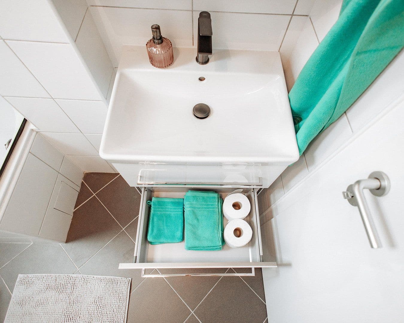 Pronájem bytu 2+kk 67 m², Adolf-Flecken Str., Neuss, Severní Porýní-Vestfálsko Pronájem bytu 2+kk 67 m², Adolf-Flecken Str., Neuss, Severní Porýní-Vestfálsko
