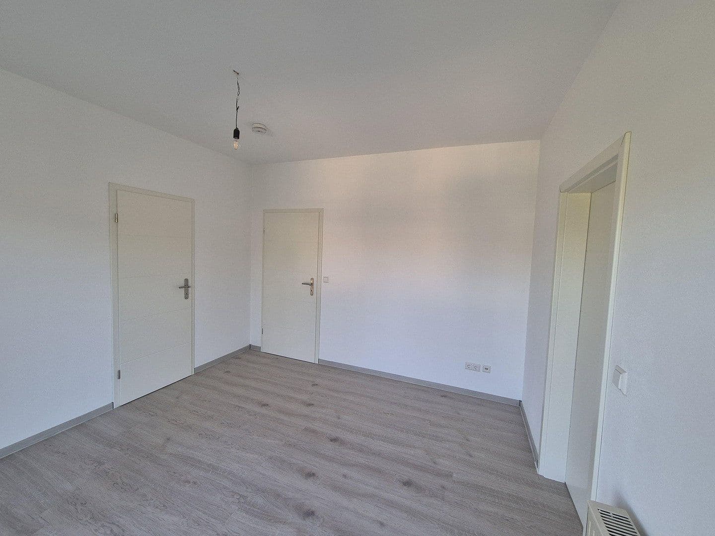 Prodej bytu 2+1 45 m², Neuenhagen bei Berlin, Braniborsko Prodej bytu 2+1 45 m², Neuenhagen bei Berlin, Braniborsko