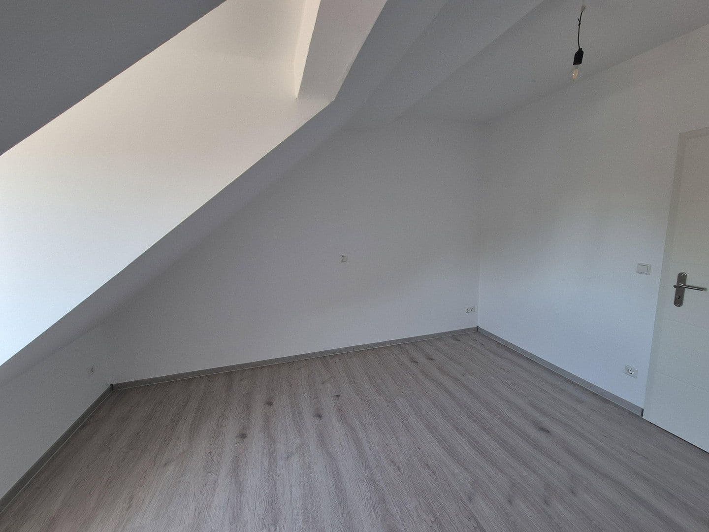 Prodej bytu 2+1 45 m², Neuenhagen bei Berlin, Braniborsko Prodej bytu 2+1 45 m², Neuenhagen bei Berlin, Braniborsko