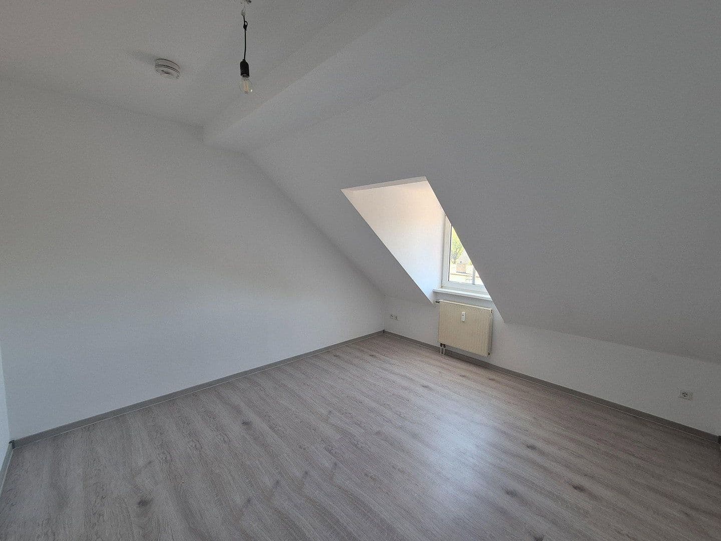 Prodej bytu 2+1 45 m², Neuenhagen bei Berlin, Braniborsko Prodej bytu 2+1 45 m², Neuenhagen bei Berlin, Braniborsko