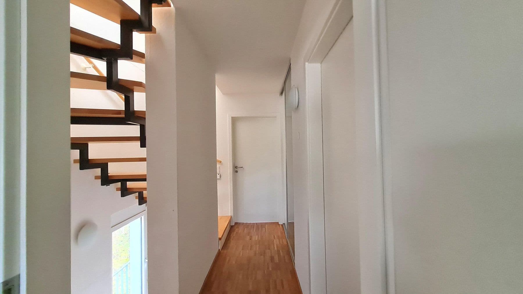 Prodej domu 125 m², pozemek 237 m², Freising, Bavorsko Prodej domu 125 m², pozemek 237 m², Freising, Bavorsko