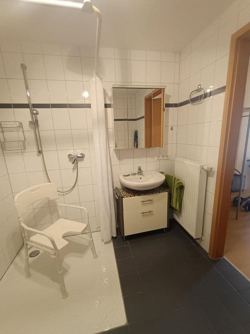 Pronájem bytu 3+1 76 m², Schulstraße 15, Friolzheim, Bádensko-Württembersko Pronájem bytu 3+1 76 m², Schulstraße 15, Friolzheim, Bádensko-Württembersko