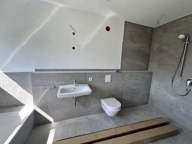 Pronájem bytu 4+1 145 m², Verl, Severní Porýní-Vestfálsko Pronájem bytu 4+1 145 m², Verl, Severní Porýní-Vestfálsko