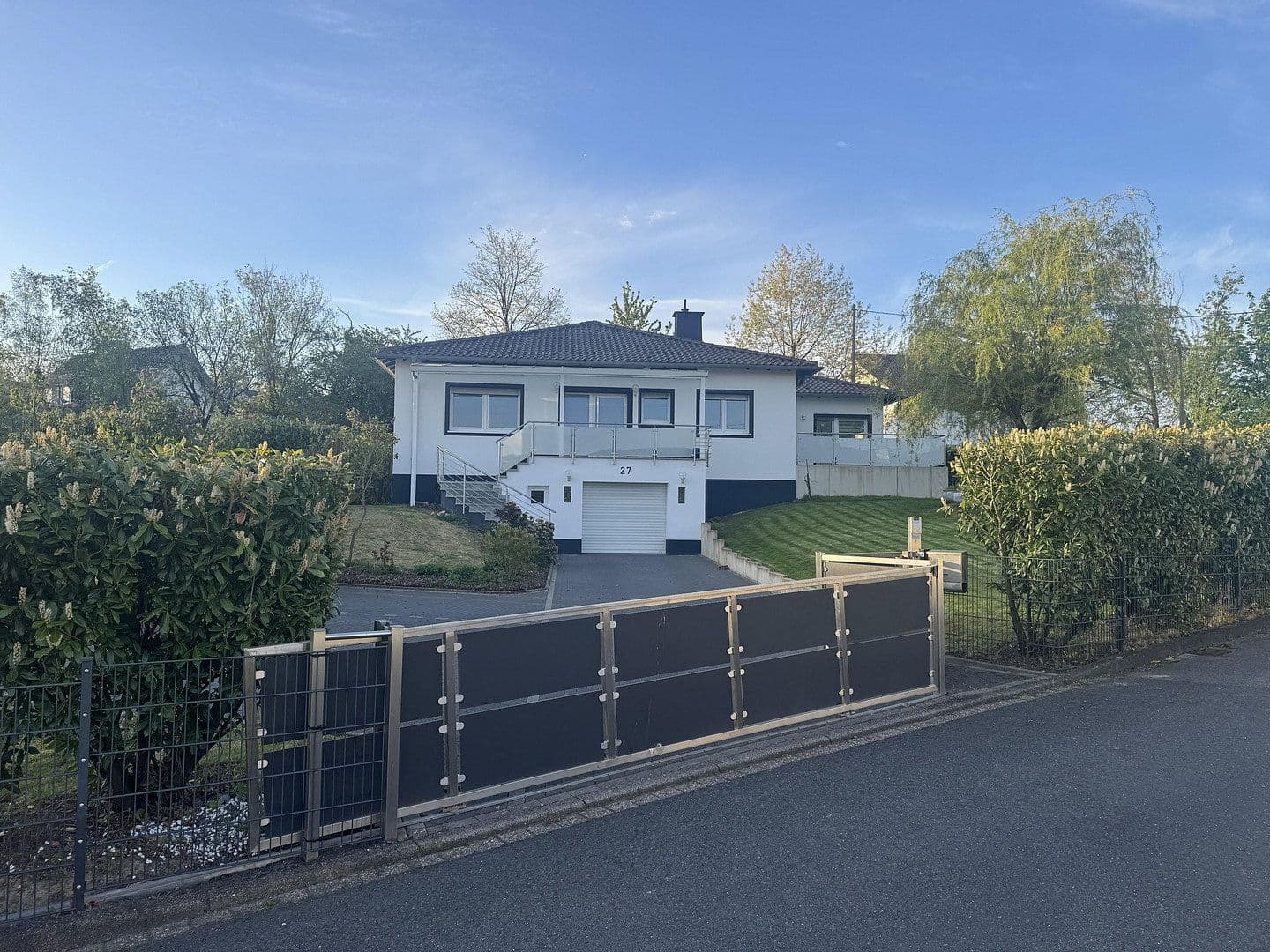 Prodej domu 174 m², pozemek 927 m², Asbach, Porýní-Falc Prodej domu 174 m², pozemek 927 m², Asbach, Porýní-Falc