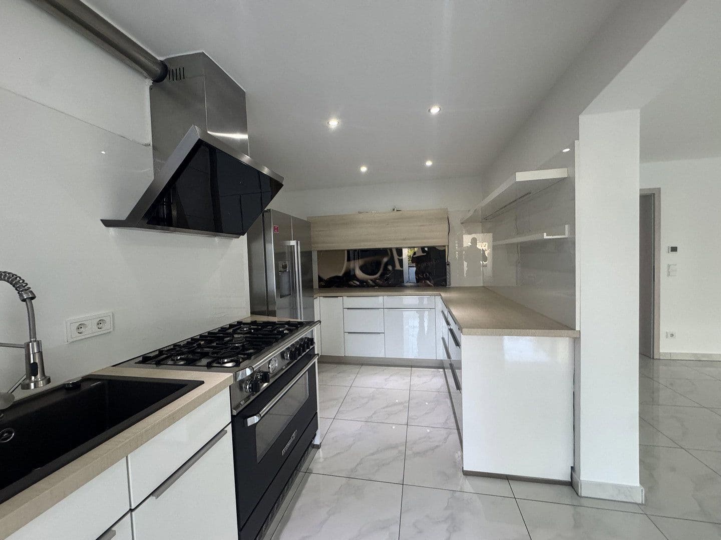 Prodej domu 174 m², pozemek 927 m², Asbach, Porýní-Falc Prodej domu 174 m², pozemek 927 m², Asbach, Porýní-Falc