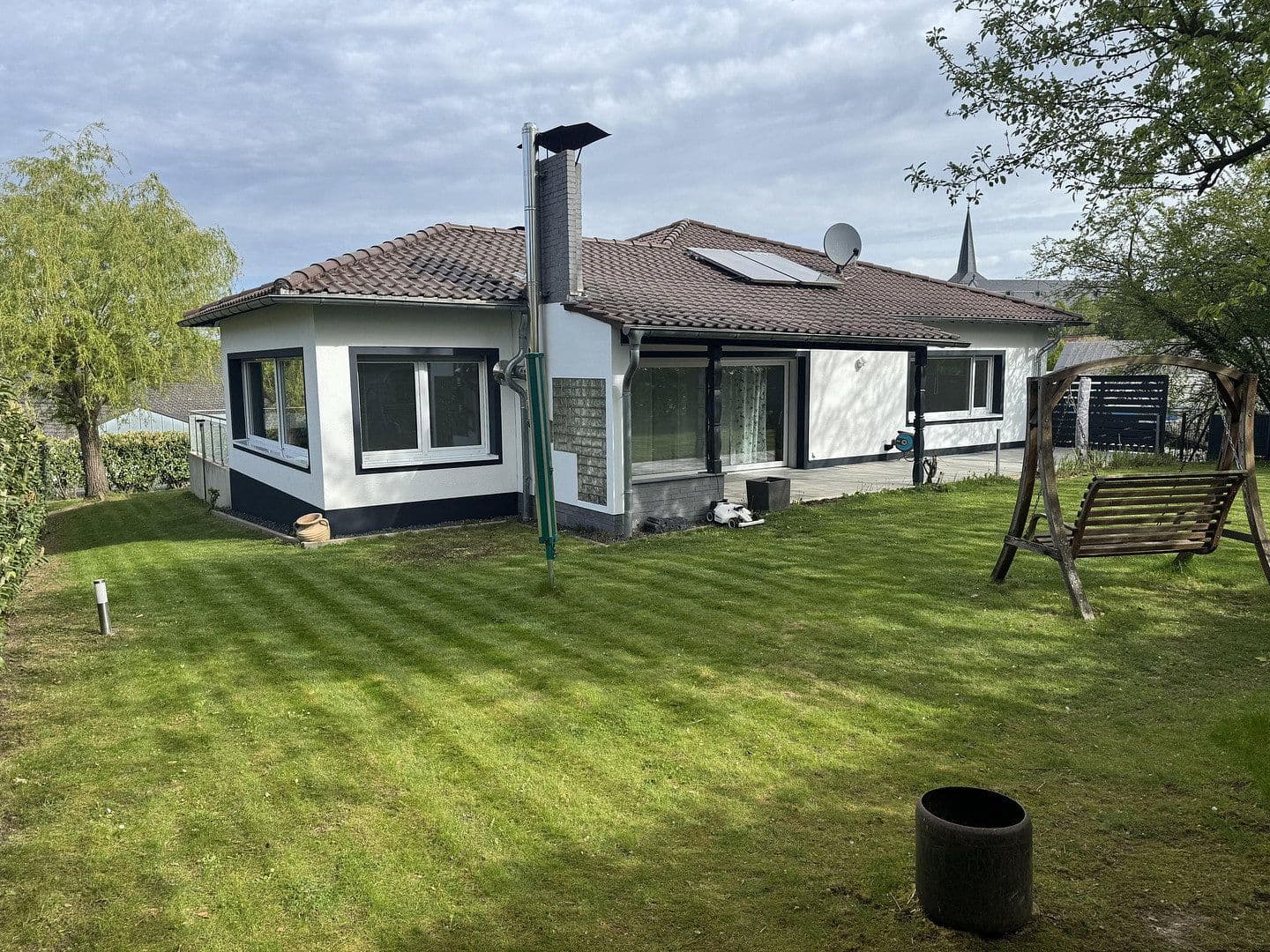 Prodej domu 174 m², pozemek 927 m², Asbach, Porýní-Falc Prodej domu 174 m², pozemek 927 m², Asbach, Porýní-Falc