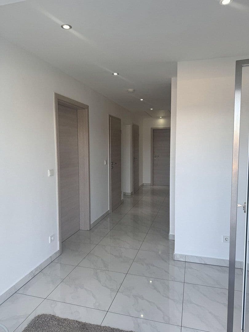 Prodej domu 174 m², pozemek 927 m², Asbach, Porýní-Falc Prodej domu 174 m², pozemek 927 m², Asbach, Porýní-Falc