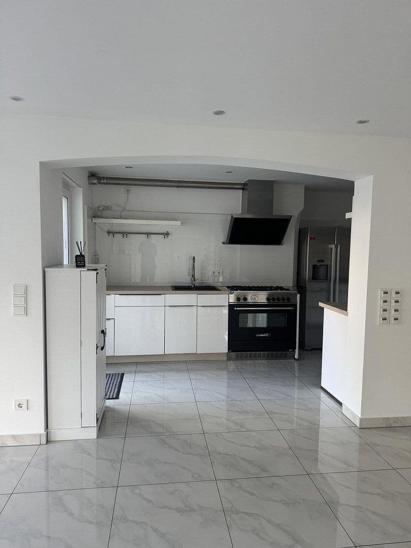Prodej domu 174 m², pozemek 927 m², Asbach, Porýní-Falc Prodej domu 174 m², pozemek 927 m², Asbach, Porýní-Falc
