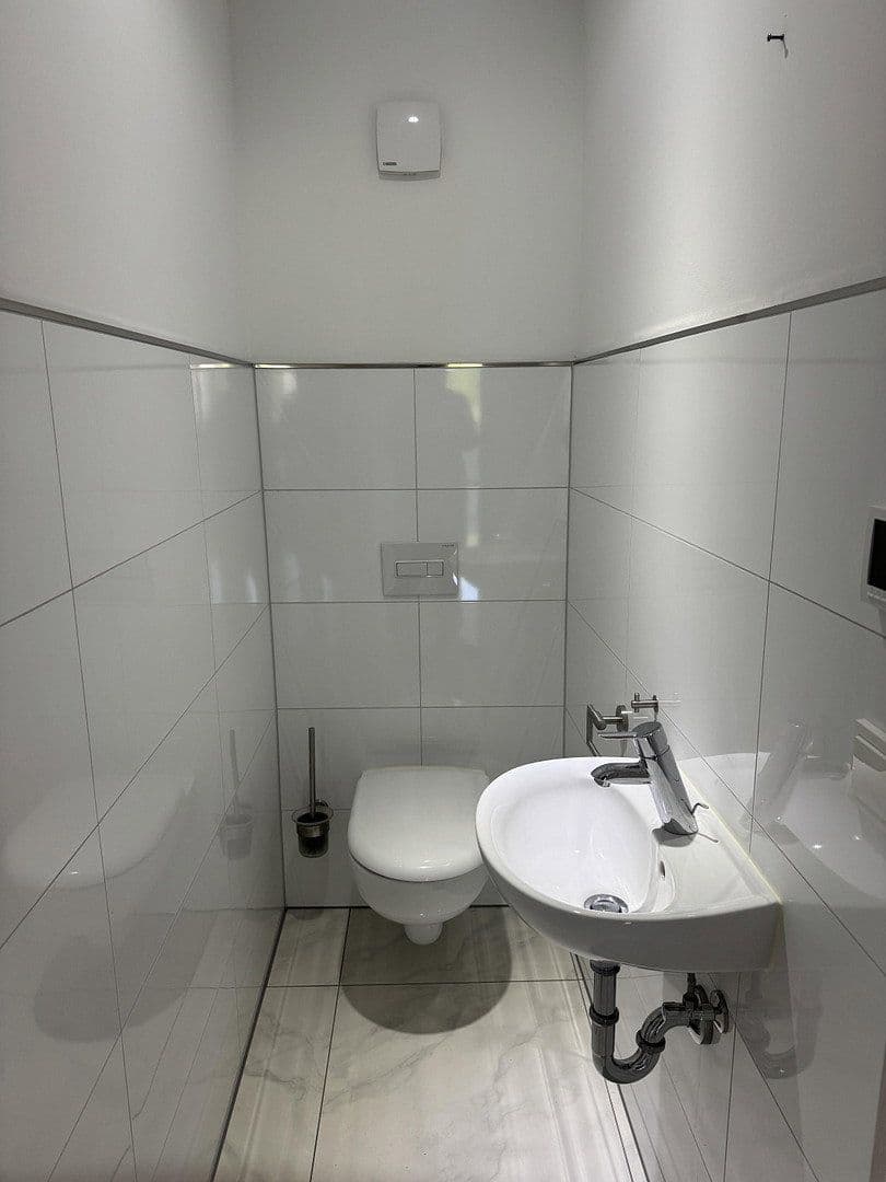 Prodej domu 174 m², pozemek 927 m², Asbach, Porýní-Falc Prodej domu 174 m², pozemek 927 m², Asbach, Porýní-Falc