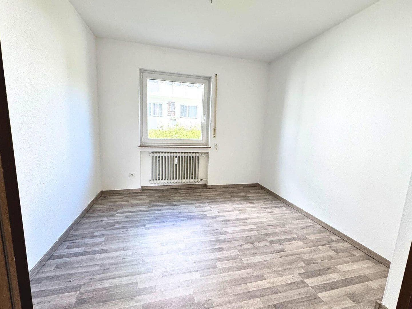 Pronájem bytu 3+1 73 m², Machtolsheimer Weg 4, Laichingen, Bádensko-Württembersko Pronájem bytu 3+1 73 m², Machtolsheimer Weg 4, Laichingen, Bádensko-Württembersko