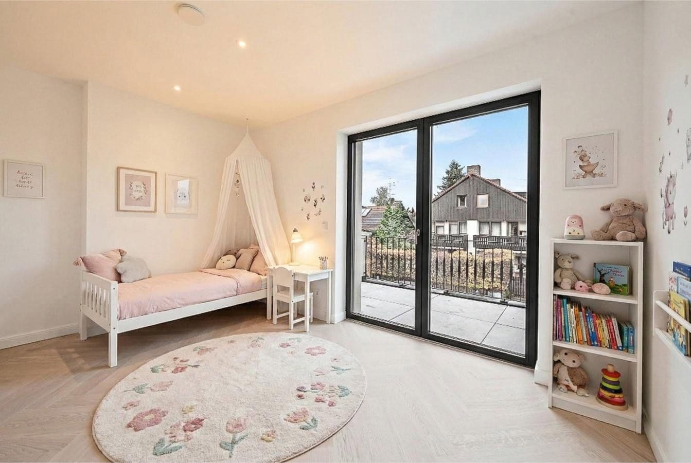 Prodej domu 234 m², pozemek 298 m², Oberschlesische Straße 20a, München, Bavorsko Prodej domu 234 m², pozemek 298 m², Oberschlesische Straße 20a, München, Bavorsko
