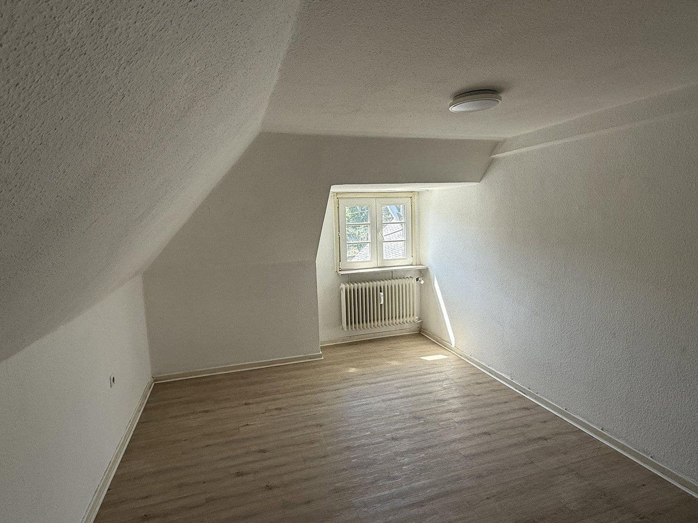 Pronájem bytu 3+1 56 m², Weißenthurm, Porýní-Falc Pronájem bytu 3+1 56 m², Weißenthurm, Porýní-Falc