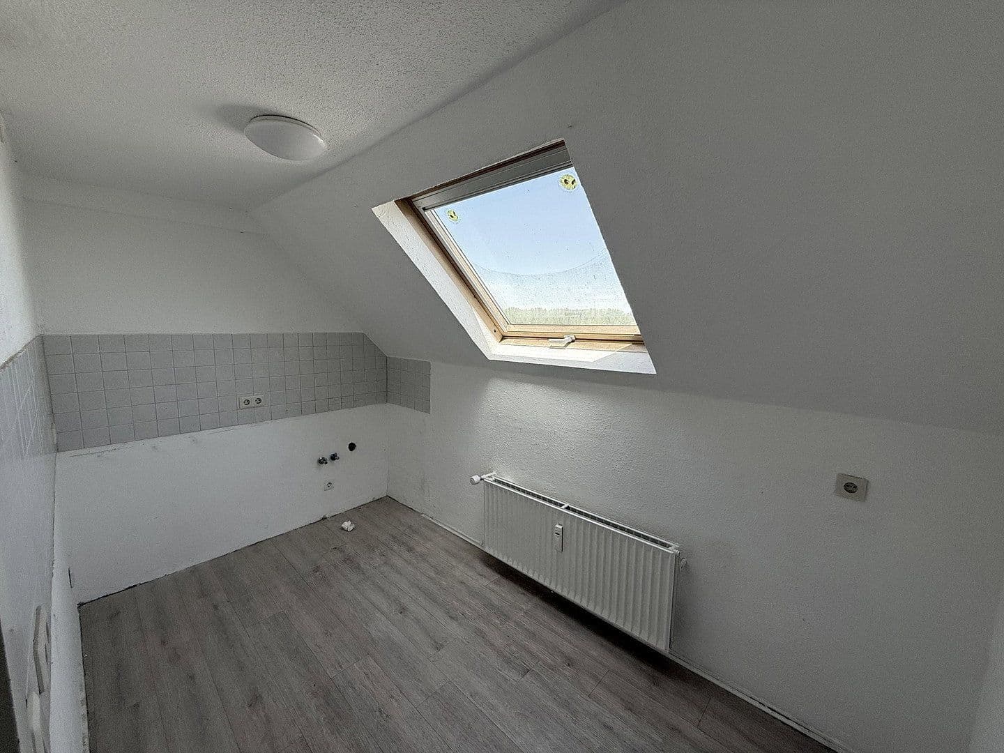 Pronájem bytu 3+1 56 m², Weißenthurm, Porýní-Falc Pronájem bytu 3+1 56 m², Weißenthurm, Porýní-Falc