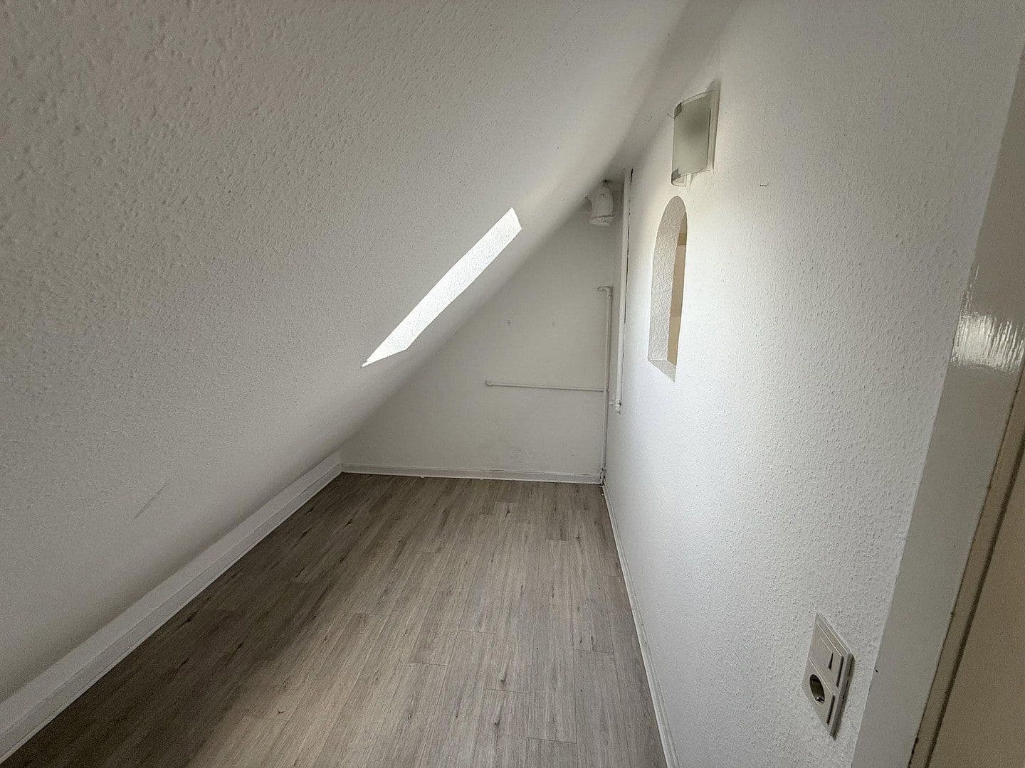 Pronájem bytu 3+1 56 m², Weißenthurm, Porýní-Falc Pronájem bytu 3+1 56 m², Weißenthurm, Porýní-Falc