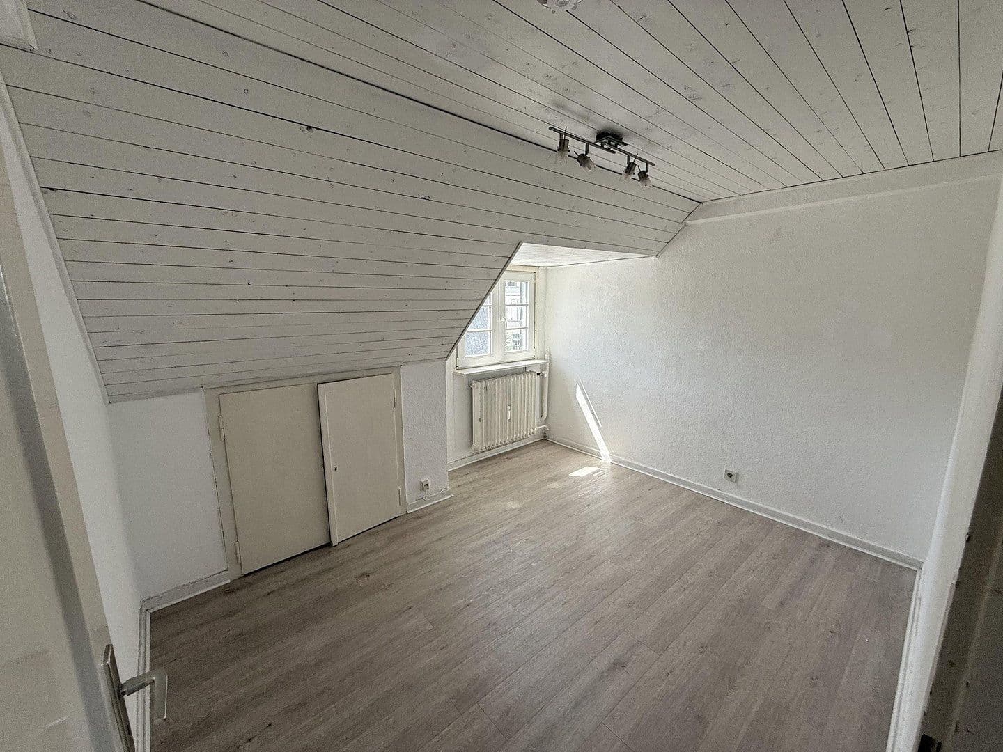Pronájem bytu 3+1 56 m², Weißenthurm, Porýní-Falc Pronájem bytu 3+1 56 m², Weißenthurm, Porýní-Falc