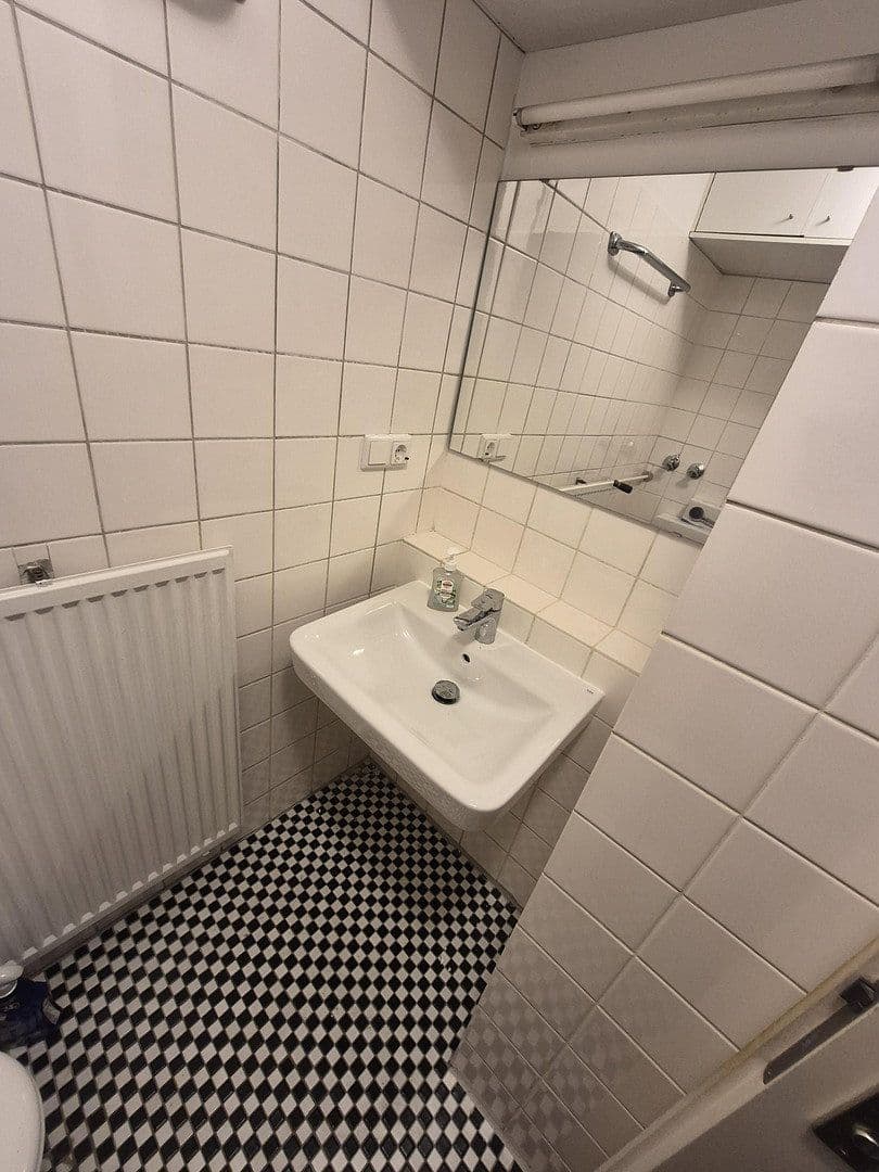 Pronájem bytu 1+1 20 m², L2 5-6, Mannheim, Bádensko-Württembersko Pronájem bytu 1+1 20 m², L2 5-6, Mannheim, Bádensko-Württembersko