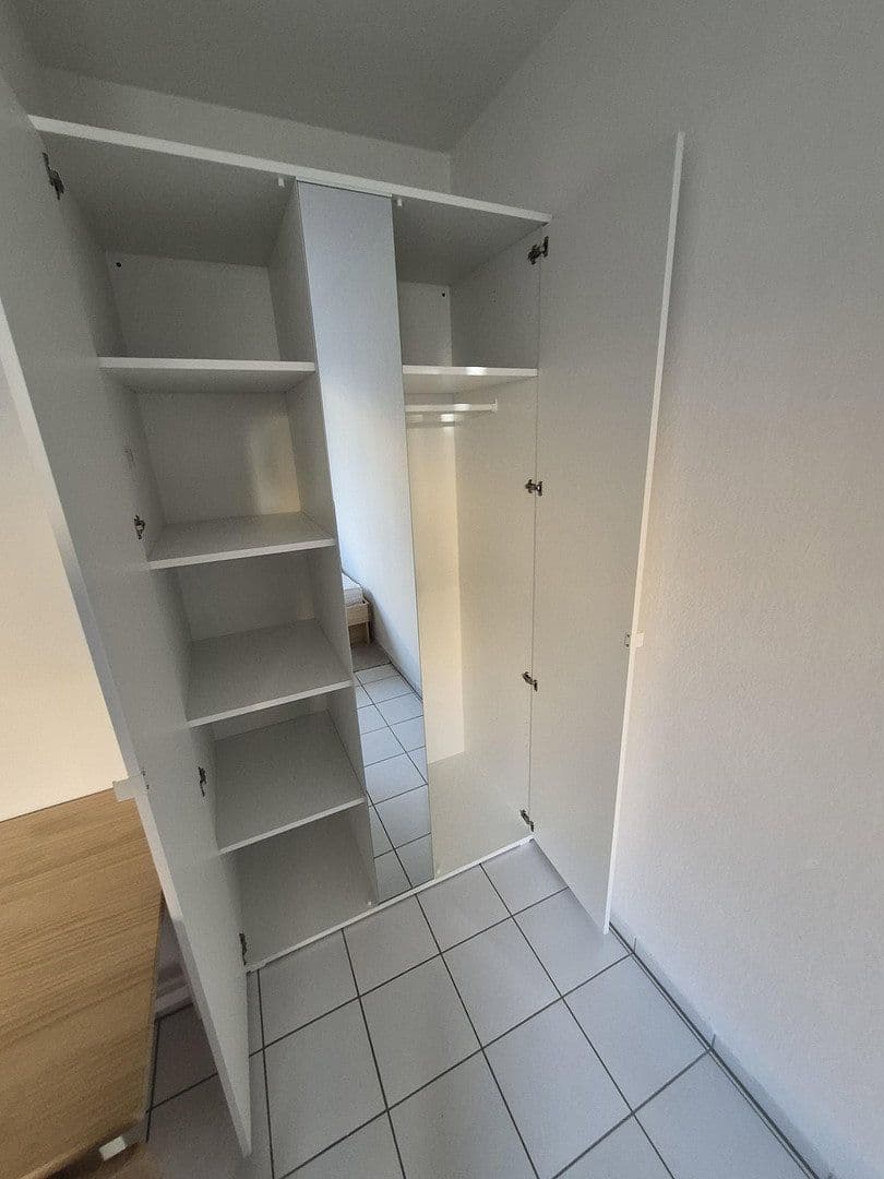 Pronájem bytu 1+1 20 m², L2 5-6, Mannheim, Bádensko-Württembersko Pronájem bytu 1+1 20 m², L2 5-6, Mannheim, Bádensko-Württembersko