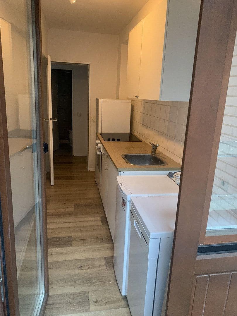 Pronájem bytu 2+1 55 m², Mendelssohnstr. 16, Düsseldorf, Severní Porýní-Vestfálsko Pronájem bytu 2+1 55 m², Mendelssohnstr. 16, Düsseldorf, Severní Porýní-Vestfálsko