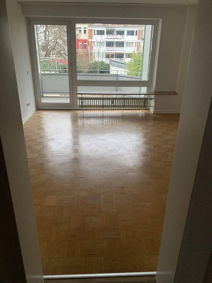 Pronájem bytu 2+1 55 m², Mendelssohnstr. 16, Düsseldorf, Severní Porýní-Vestfálsko Pronájem bytu 2+1 55 m², Mendelssohnstr. 16, Düsseldorf, Severní Porýní-Vestfálsko