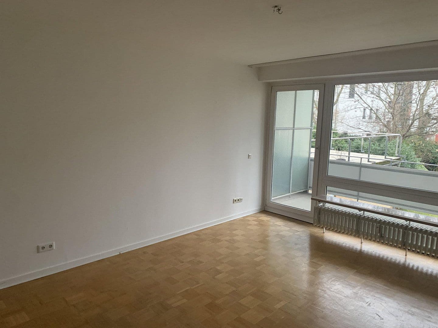 Pronájem bytu 2+1 55 m², Mendelssohnstr. 16, Düsseldorf, Severní Porýní-Vestfálsko Pronájem bytu 2+1 55 m², Mendelssohnstr. 16, Düsseldorf, Severní Porýní-Vestfálsko