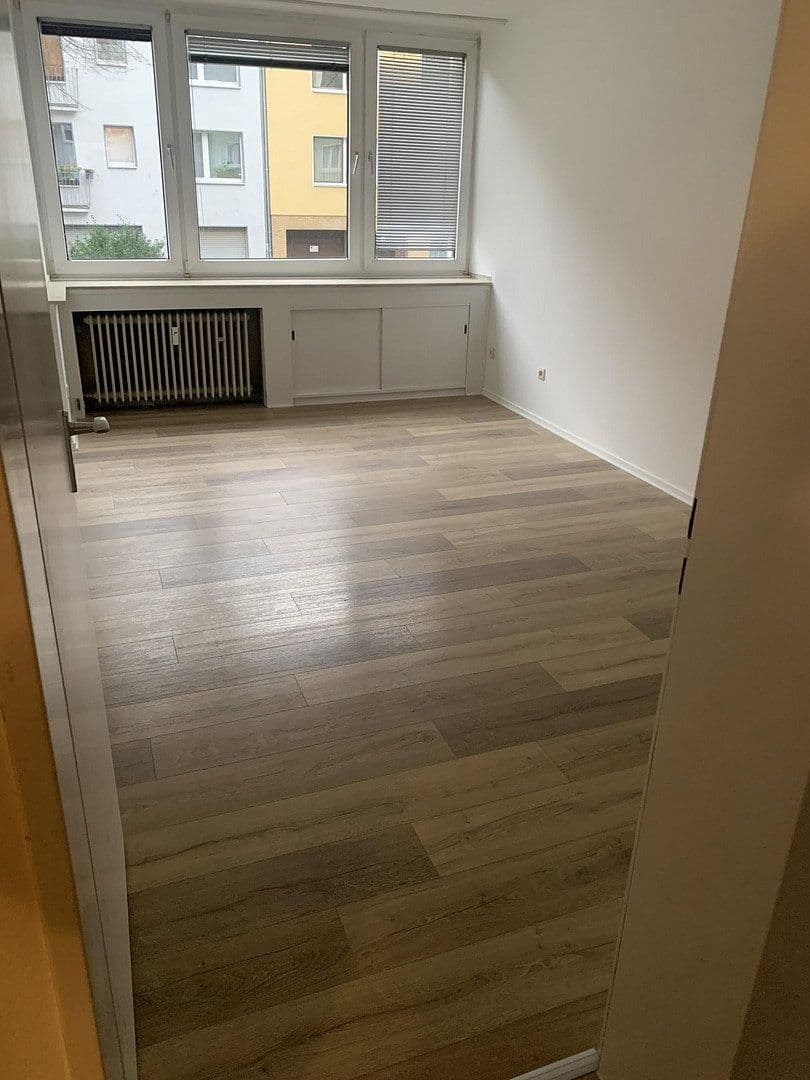 Pronájem bytu 2+1 55 m², Mendelssohnstr. 16, Düsseldorf, Severní Porýní-Vestfálsko Pronájem bytu 2+1 55 m², Mendelssohnstr. 16, Düsseldorf, Severní Porýní-Vestfálsko