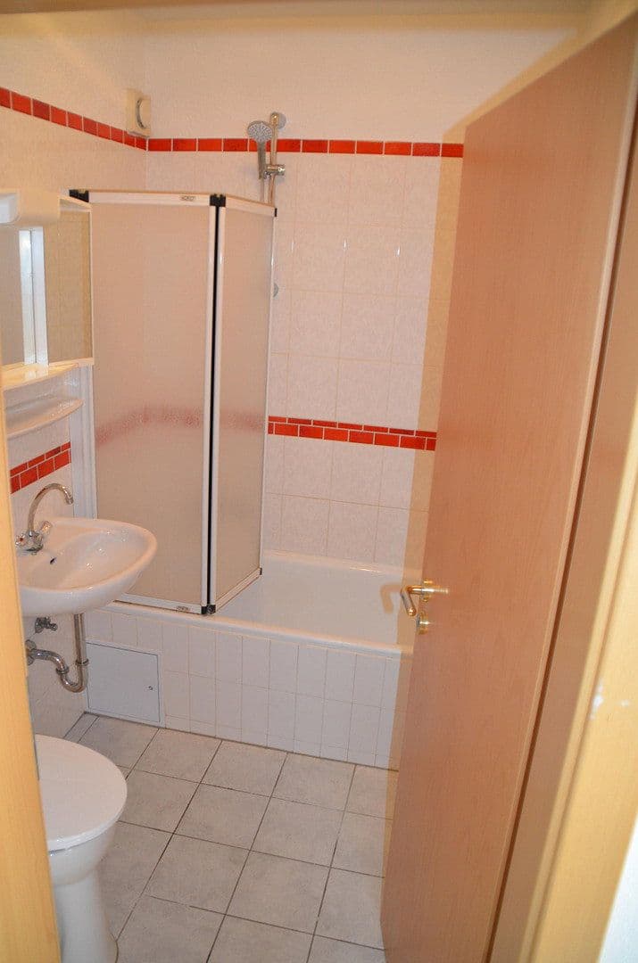 Prodej bytu 1+1 27 m², Eisenacher Str. 3, Schwetzingen, Bádensko-Württembersko Prodej bytu 1+1 27 m², Eisenacher Str. 3, Schwetzingen, Bádensko-Württembersko