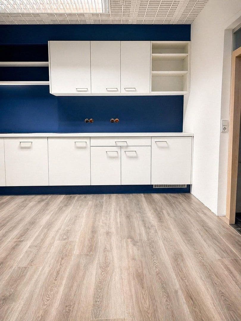 Pronájem kanceláře 125 m², Gothaer Straße 98, Floh-Seligenthal, Durynsko Pronájem kanceláře 125 m², Gothaer Straße 98, Floh-Seligenthal, Durynsko