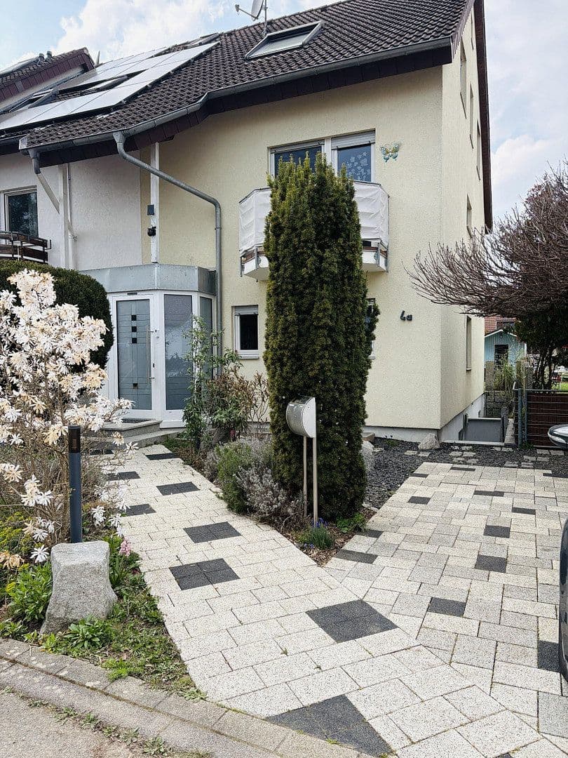 Prodej domu 184 m², pozemek 423 m², St. Georg-Str.4A, Eschbach, Bádensko-Württembersko Prodej domu 184 m², pozemek 423 m², St. Georg-Str.4A, Eschbach, Bádensko-Württembersko