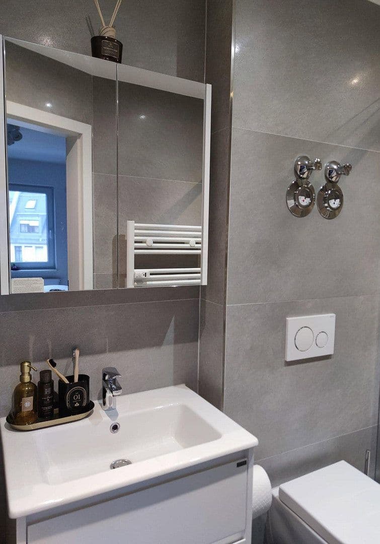 Pronájem bytu 1+1 23 m², Emser Straße 34, Frankfurt Am Main, Hessen Pronájem bytu 1+1 23 m², Emser Straße 34, Frankfurt Am Main, Hessen