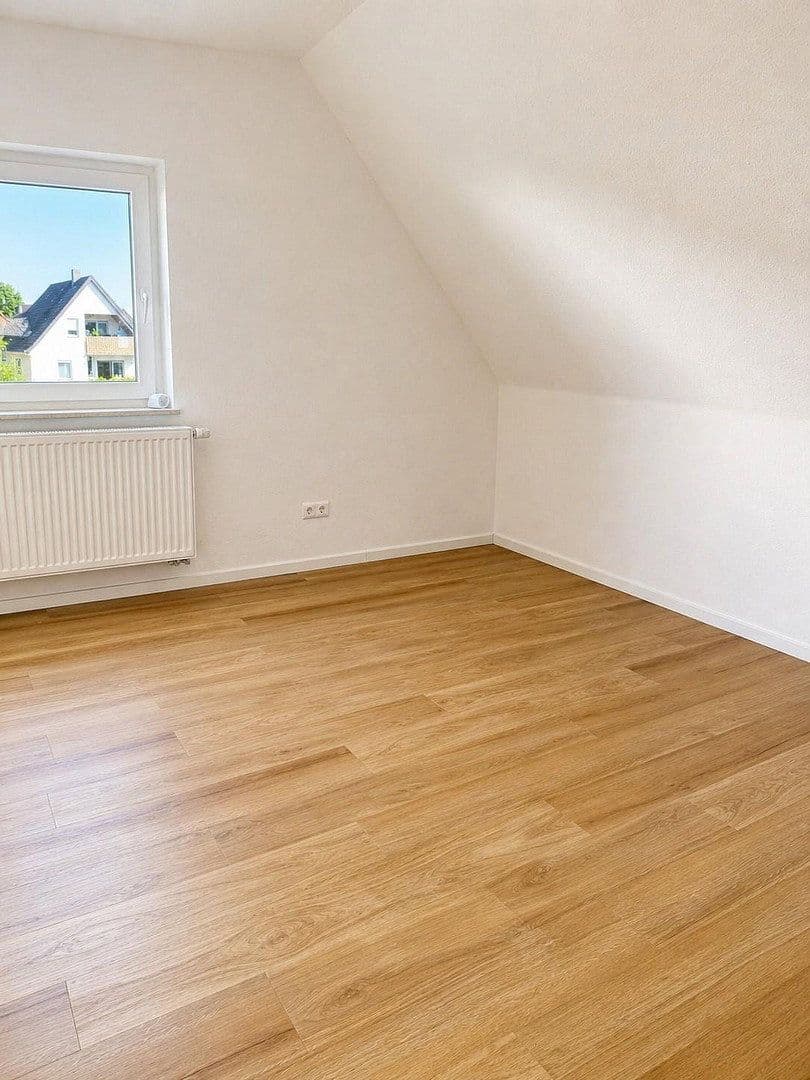 Pronájem bytu 3+1 58 m², Stuttgart, Bádensko-Württembersko Pronájem bytu 3+1 58 m², Stuttgart, Bádensko-Württembersko
