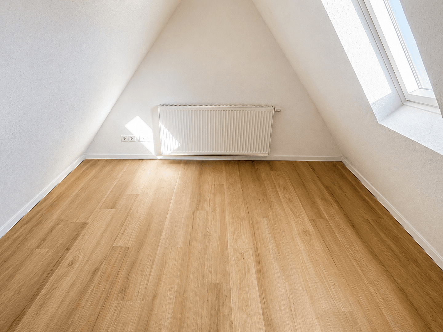 Pronájem bytu 3+1 58 m², Stuttgart, Bádensko-Württembersko Pronájem bytu 3+1 58 m², Stuttgart, Bádensko-Württembersko