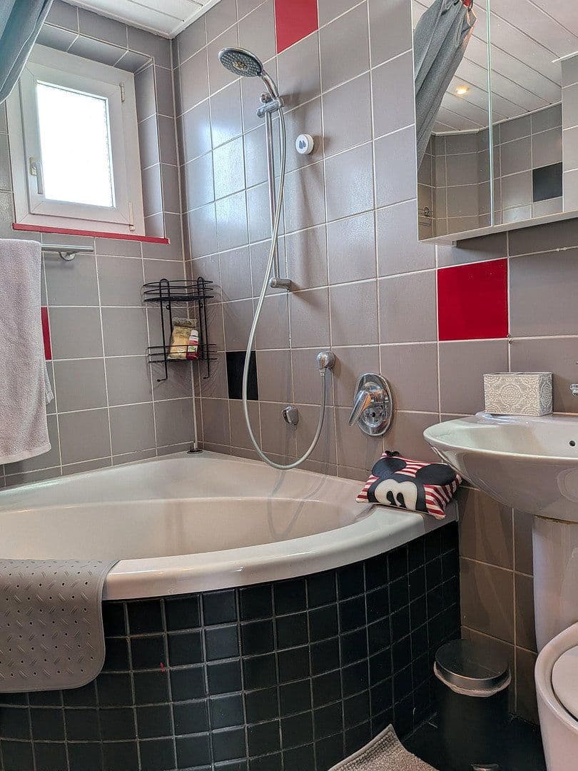 Prodej domu 142 m², pozemek 426 m², Teckstr.8, Schönaich, Bádensko-Württembersko Prodej domu 142 m², pozemek 426 m², Teckstr.8, Schönaich, Bádensko-Württembersko