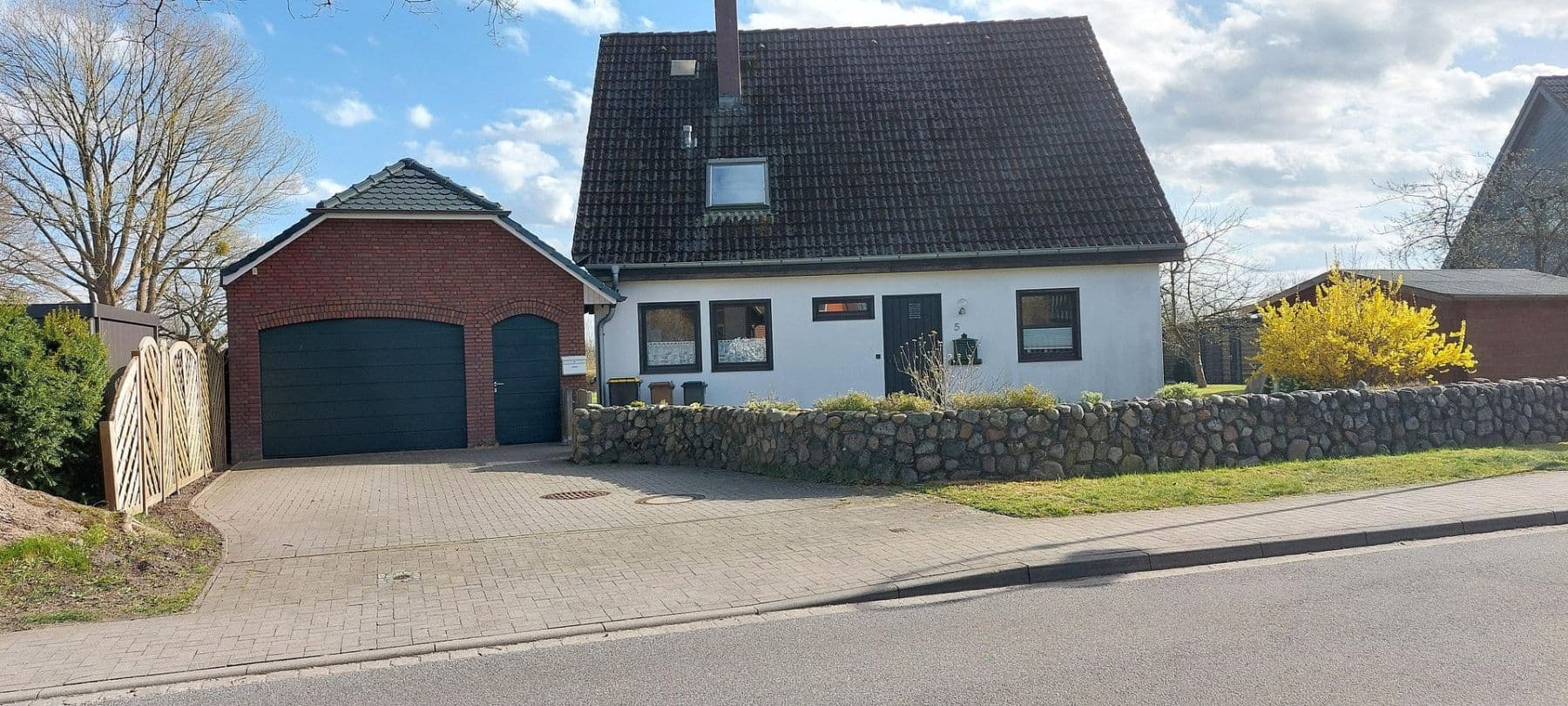 Prodej domu 137 m², pozemek 947 m², Borstel-Hohenraden, Šlesvicko-Holštýnsko Prodej domu 137 m², pozemek 947 m², Borstel-Hohenraden, Šlesvicko-Holštýnsko