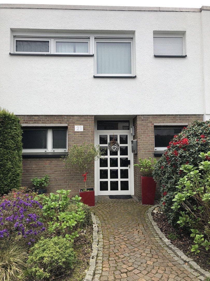 Prodej domu 100 m², pozemek 200 m², Krefeld, Severní Porýní-Vestfálsko Prodej domu 100 m², pozemek 200 m², Krefeld, Severní Porýní-Vestfálsko