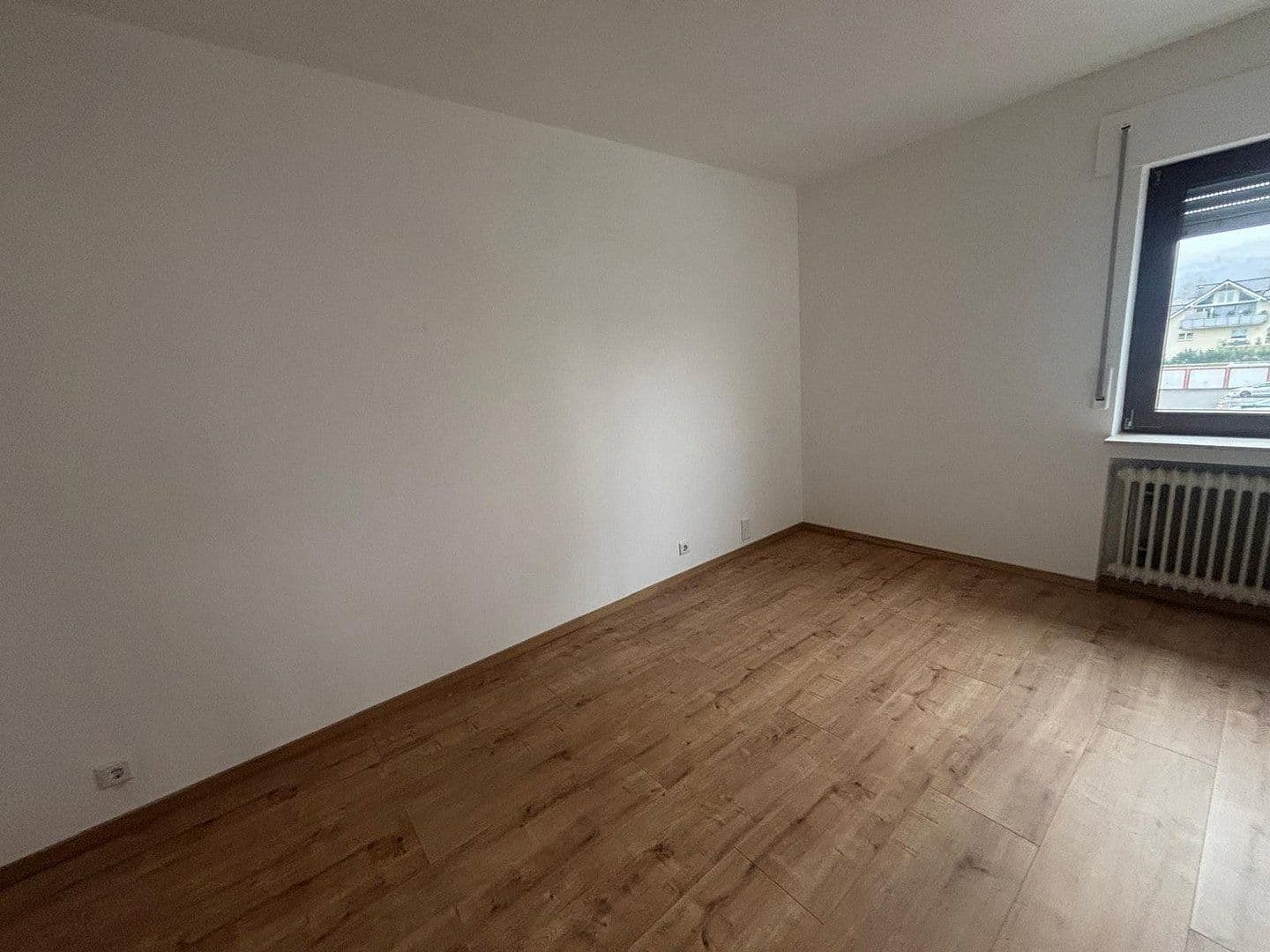 Pronájem bytu 3+1 95 m², Hemsbach, Bádensko-Württembersko Pronájem bytu 3+1 95 m², Hemsbach, Bádensko-Württembersko