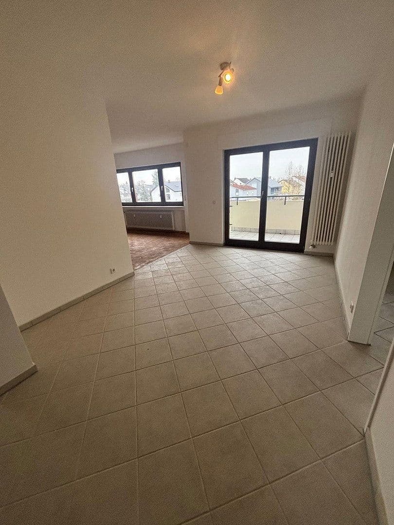 Pronájem bytu 3+1 95 m², Hemsbach, Bádensko-Württembersko Pronájem bytu 3+1 95 m², Hemsbach, Bádensko-Württembersko