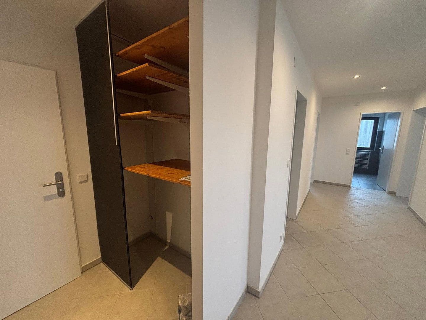 Pronájem bytu 3+1 95 m², Hemsbach, Bádensko-Württembersko Pronájem bytu 3+1 95 m², Hemsbach, Bádensko-Württembersko