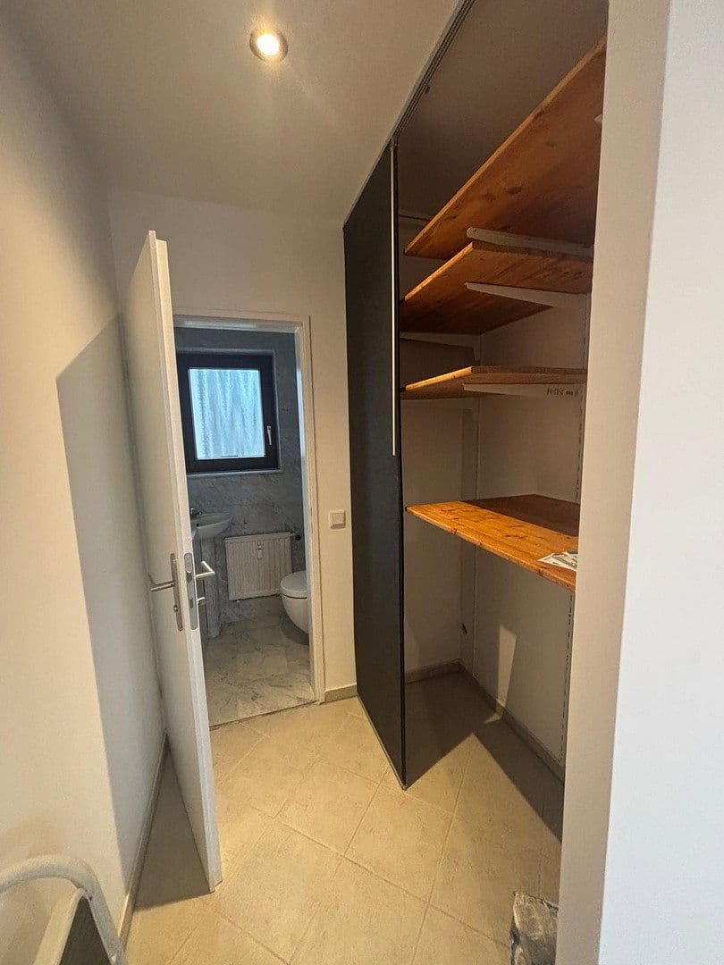 Pronájem bytu 3+1 95 m², Hemsbach, Bádensko-Württembersko Pronájem bytu 3+1 95 m², Hemsbach, Bádensko-Württembersko