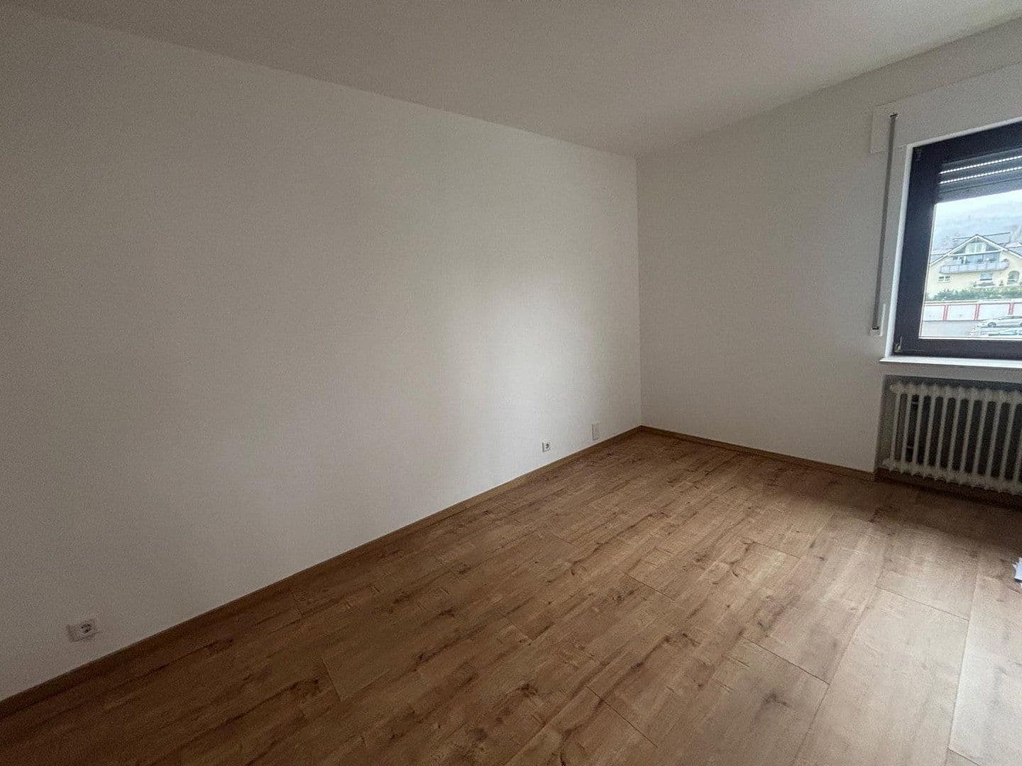 Pronájem bytu 3+1 95 m², Hemsbach, Bádensko-Württembersko Pronájem bytu 3+1 95 m², Hemsbach, Bádensko-Württembersko