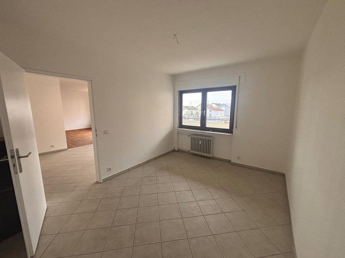 Pronájem bytu 3+1 95 m², Hemsbach, Bádensko-Württembersko Pronájem bytu 3+1 95 m², Hemsbach, Bádensko-Württembersko