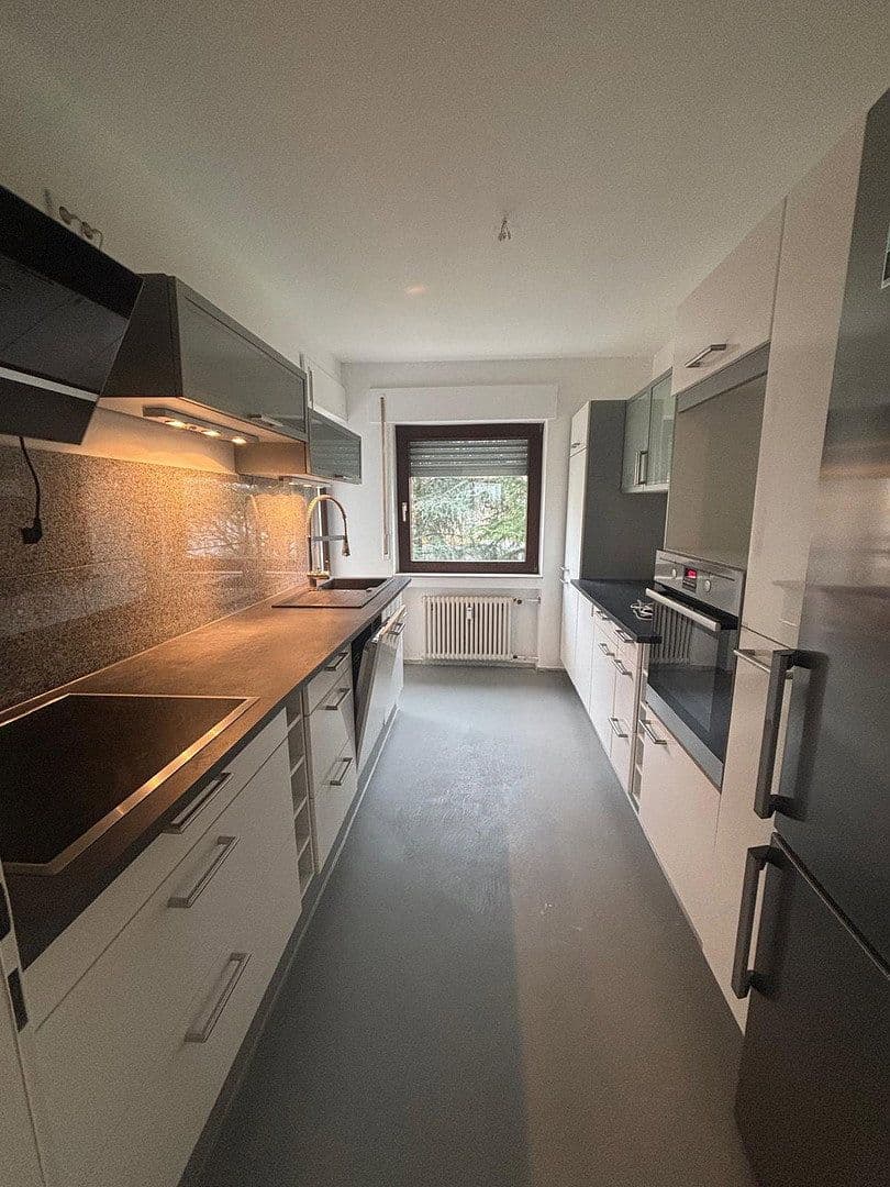 Pronájem bytu 3+1 95 m², Hemsbach, Bádensko-Württembersko Pronájem bytu 3+1 95 m², Hemsbach, Bádensko-Württembersko